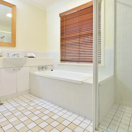 Villa 2Br Prosecco Villa Located Within Cypress Lakes Resort Pokolbin Exterior photo