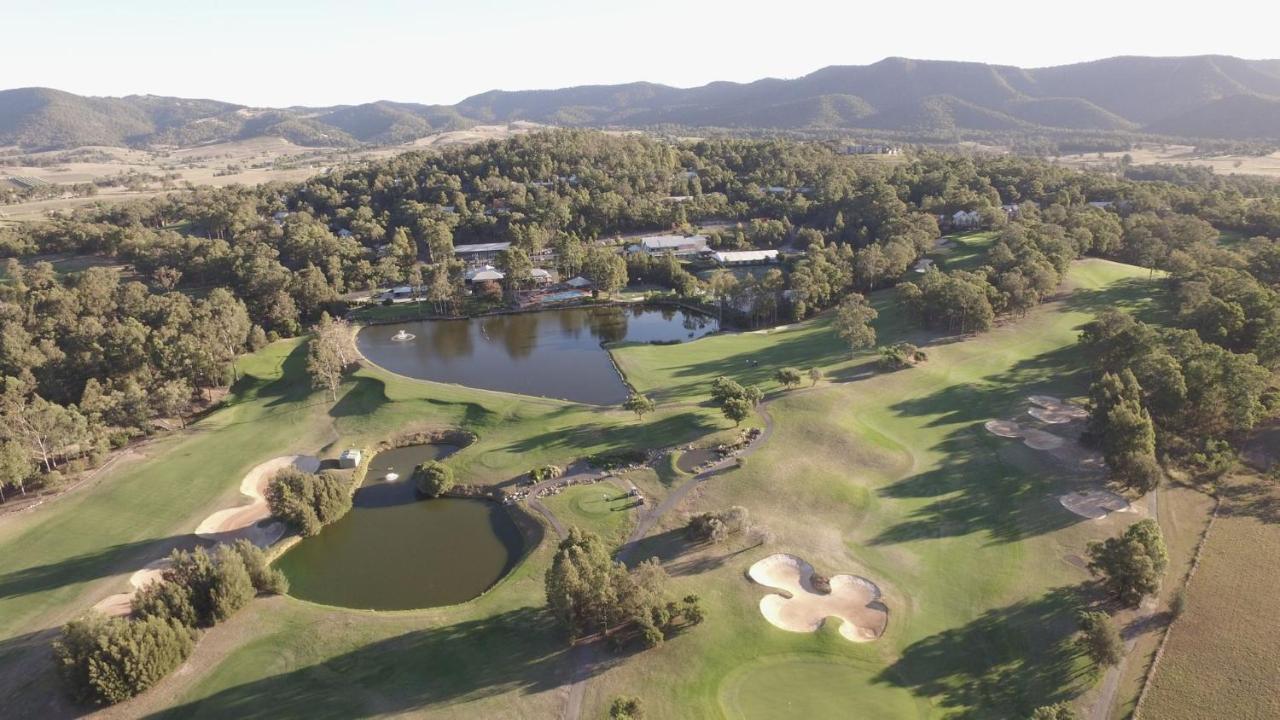 Villa 2Br Prosecco Villa Located Within Cypress Lakes Resort Pokolbin